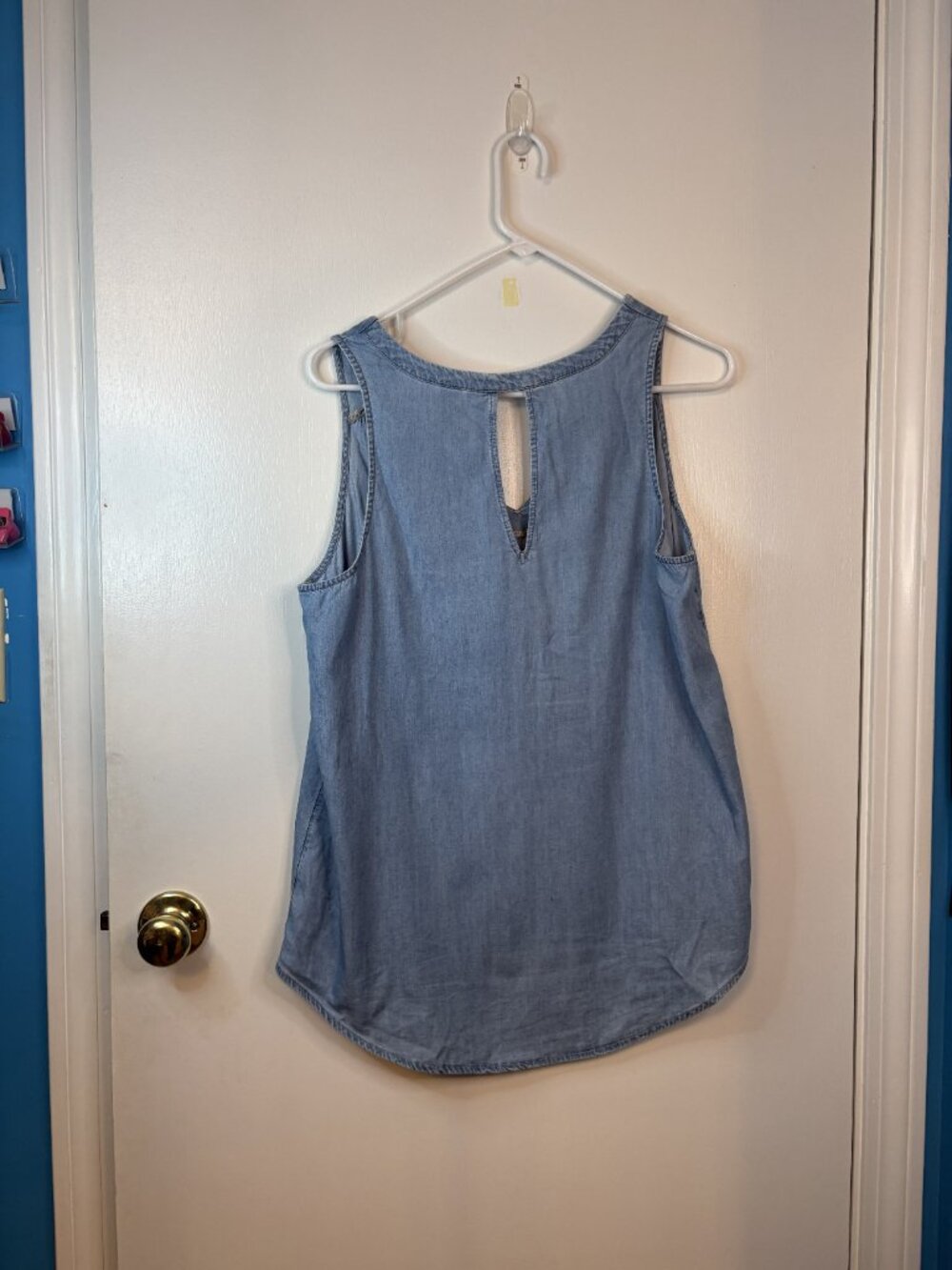 Old Navy denim style sleeveless top - Picture 7 of 7